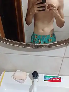 Snapshot of ONixCris chatting on March 3, 2026, 10:06 pm ONixCris online show from March 3, 2026, 10:06 pm