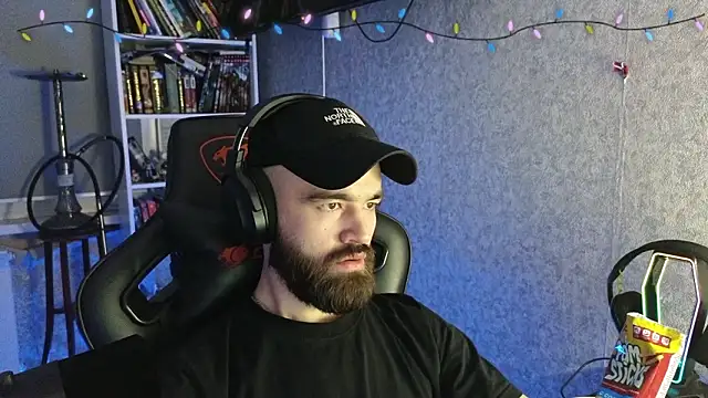 Snapshot of _Mostly_ chatting on February 23, 2026, 7:36 pm Mostly online show from February 23, 2026, 7:36 pm