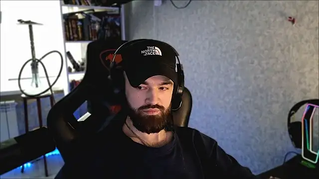 Snapshot of _Mostly_ chatting on March 1, 2026, 1:11 pm Mostly online show from March 1, 2026, 1:11 pm