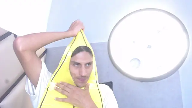 Snapshot of Noha-Smith chatting on February 13, 2026, 4:34 am Noha-Smith online show from February 13, 2026, 4:34 am