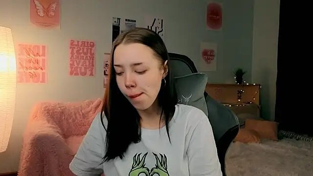 Snapshot of Vexnexe chatting on March 2, 2026, 8:05 pm Vexnexe online show from March 2, 2026, 8:05 pm