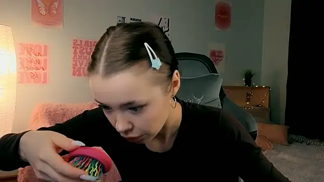 Snapshot of Vexnexe chatting on March 1, 2026, 7:03 pm Vexnexe online show from March 1, 2026, 7:03 pm