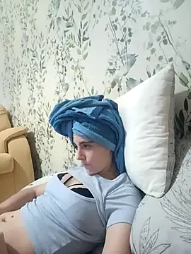 laparejaideal08 online show from February 4, 2026, 8:04 pm