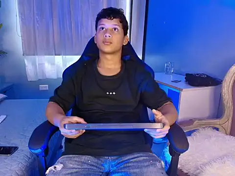 AlexDuMontt online show from February 7, 2026, 8:06 pm