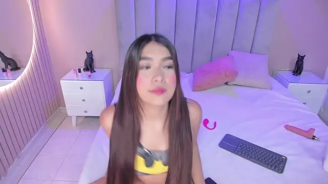  Kailythompson online show from June 3, 2026, 7:40 pm