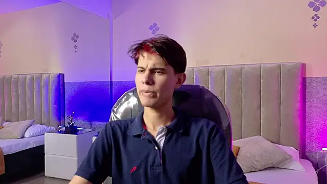 Derek Sinn online show from April 4, 2026, 7:53 pm