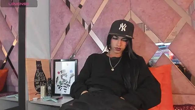 MeghanQueen   online show from March 13, 2026, 6:18 am