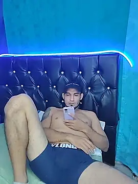 Snapshot of junior_men22 chatting on February 17, 2026, 1:30 pm junior men22 online show from February 17, 2026, 1:30 pm