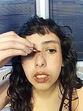 Snapshot of Eva_Err chatting on February 15, 2026, 9:14 pm Eva Err online show from February 15, 2026, 9:14 pm