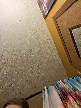 Snapshot of lickablelynn87 chatting on February 11, 2026, 4:40 pm lickablelynn87 online show from February 11, 2026, 4:40 pm