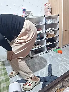 Snapshot of Mey_mey2k3 chatting on February 15, 2026, 4:02 am Mey mey2k3 online show from February 15, 2026, 4:02 am