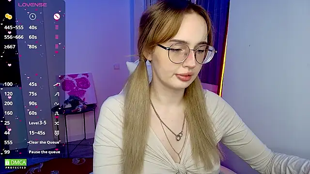 AdeLuna online show from March 12, 2026, 9:08 pm