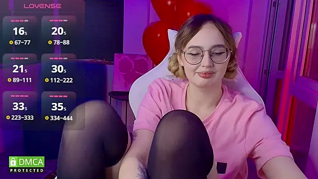 AdeLuna online show from February 12, 2026, 5:56 pm