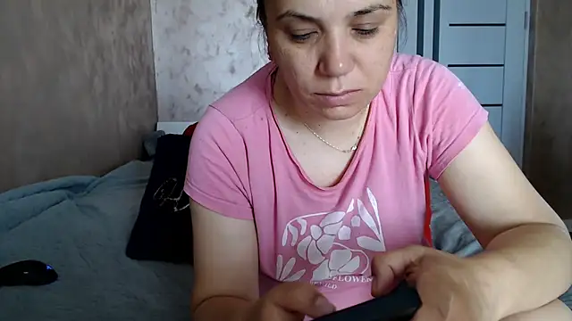 Snapshot of LorraGrey chatting on June 10, 2026, 6:14 am LorraGrey online show from June 10, 2026, 6:14 am