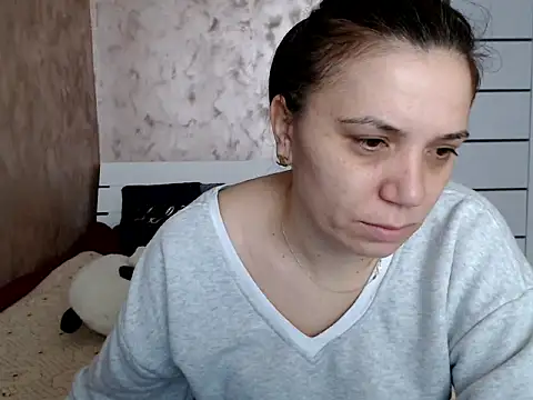 LorraGrey online show from March 5, 2026, 6:32 am