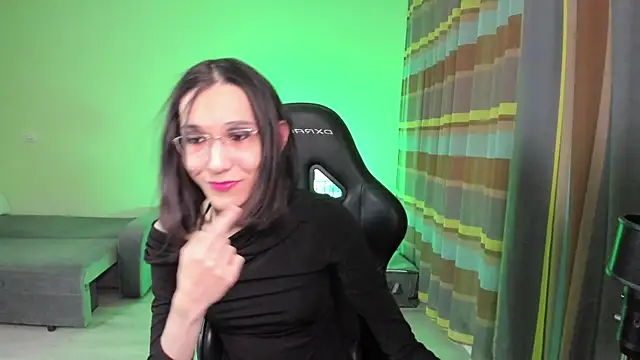 Snapshot of alison_marlowe chatting on April 4, 2026, 9:54 pm alison marlowe online show from April 4, 2026, 9:54 pm