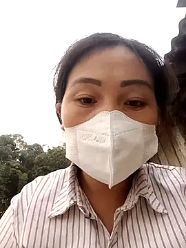 hot-luna- online show from March 29, 2026, 11:01 am