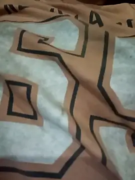 hot-luna- online show from April 17, 2026, 9:06 pm