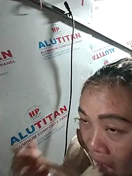 Snapshot of Bella-222 chatting on February 10, 2026, 12:04 pm Bella-222 online show from February 10, 2026, 12:04 pm