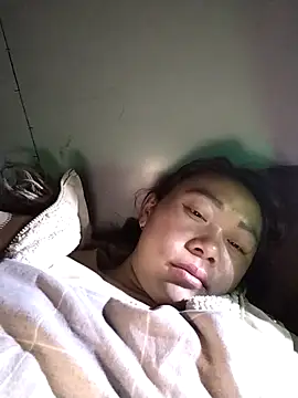 Snapshot of Bella-222 chatting on February 3, 2026, 11:10 pm Bella-222 online show from February 3, 2026, 11:10 pm