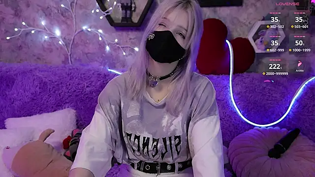 Yunakiss online show from March 18, 2026, 9:15 pm