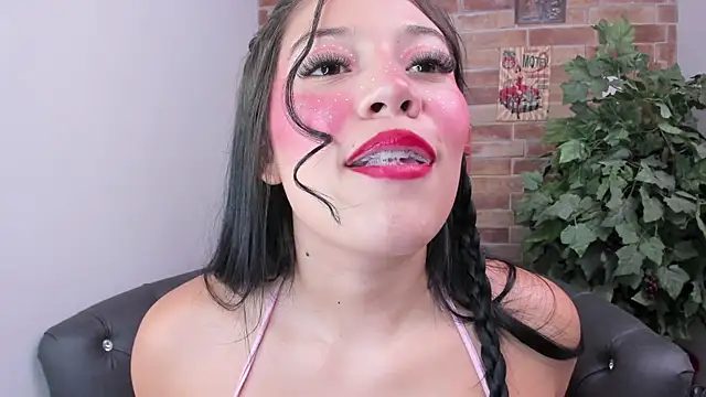 Snapshot of foxy_vera chatting on July 10, 2026, 11:10 am foxy vera online show from July 10, 2026, 11:10 am