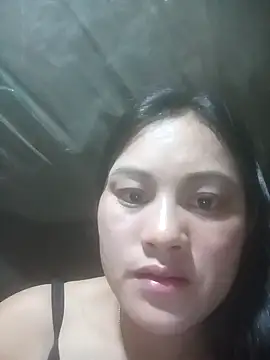 Snapshot of Momo-biki chatting on May 8, 2026, 9:24 am Momo-biki online show from May 8, 2026, 9:24 am