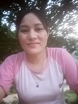 Snapshot of Momo-biki chatting on May 25, 2026, 11:53 am Momo-biki online show from May 25, 2026, 11:53 am