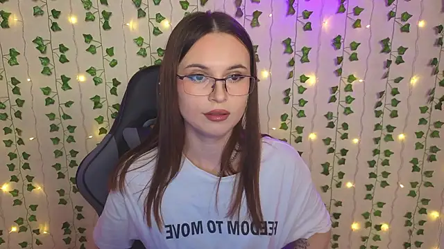 Snapshot of AliceIMonta chatting on February 22, 2026, 4:30 pm AliceIMonta online show from February 22, 2026, 4:30 pm