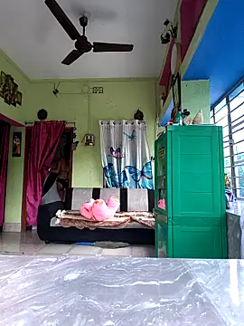 Mahira06 online show from April 17, 2026, 5:43 am