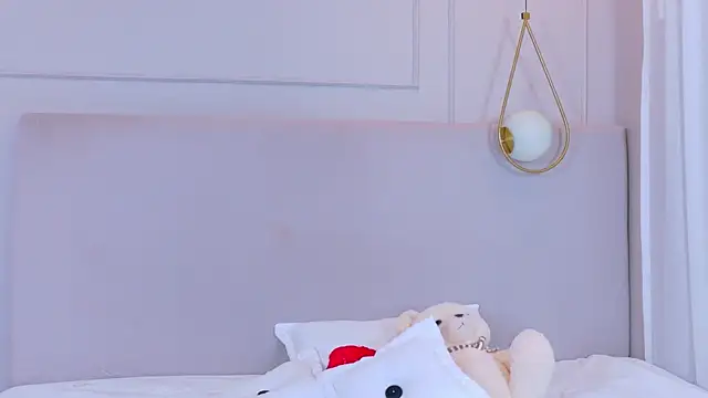 JosselynBrown online show from April 10, 2026, 11:28 am