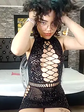 Snapshot of KittyLatina_02 chatting on February 28, 2026, 11:15 pm KittyLatina 02 online show from February 28, 2026, 11:15 pm