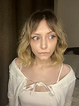 Leecey online show from April 29, 2026, 12:04 am