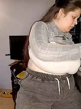 Snapshot of Medicenpudin97 chatting on February 4, 2026, 5:30 pm Medicenpudin97 online show from February 4, 2026, 5:30 pm