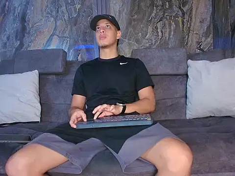 Noah Blackk online show from February 18, 2026, 1:18 pm