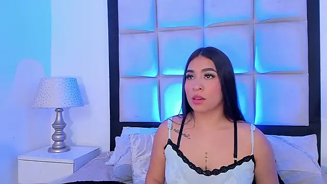 Snapshot of SussyFox chatting on February 13, 2026, 12:27 pm SussyFox online show from February 13, 2026, 12:27 pm