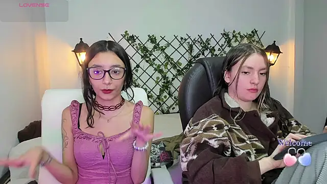 Snapshot of nana__rousse chatting on February 8, 2026, 12:41 am nana rousse online show from February 8, 2026, 12:41 am