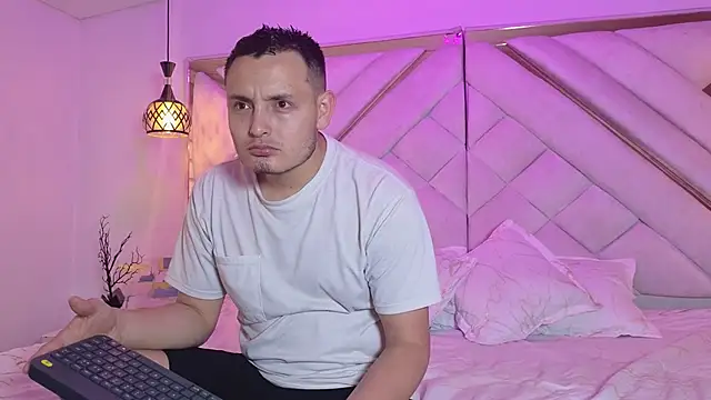 nilaynoa online show from February 17, 2026, 12:13 pm