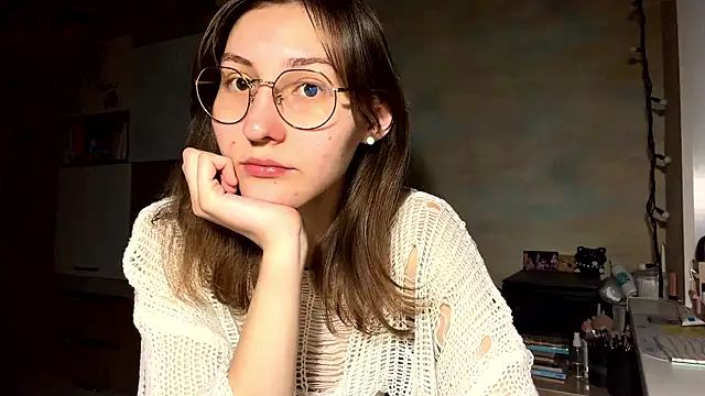 Miaaa Moon online show from February 7, 2026, 4:37 pm