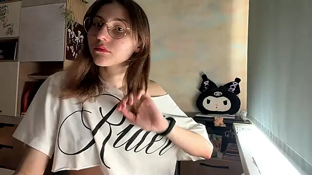 Miaaa Moon online show from March 31, 2026, 1:46 pm