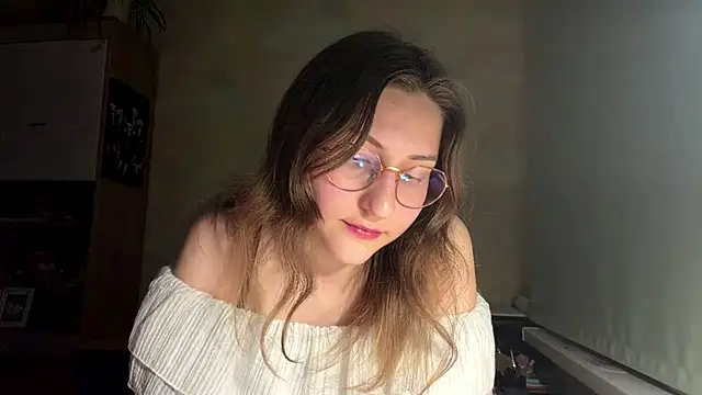Miaaa Moon online show from May 31, 2026, 7:47 pm