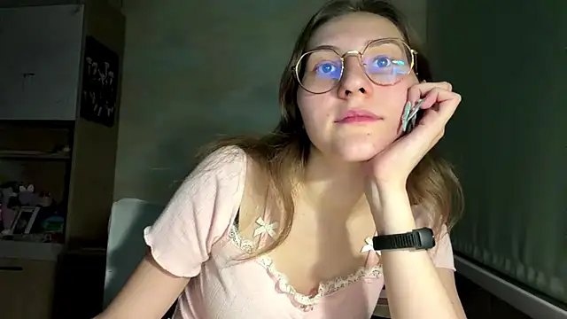Miaaa Moon online show from July 1, 2026, 7:47 pm