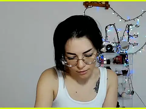 Snapshot of emacandy chatting on February 25, 2026, 10:15 am emacandy online show from February 25, 2026, 10:15 am