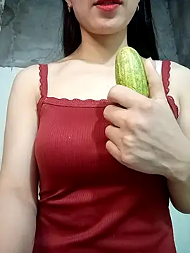 Snapshot of Vyvvyy69 chatting on February 5, 2026, 12:28 am Vyvvyy69 online show from February 5, 2026, 12:28 am