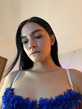 Doll Alaia  online show from February 23, 2026, 6:19 pm