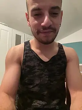 Snapshot of alessand180521 chatting on February 14, 2026, 7:25 pm alessand180521 online show from February 14, 2026, 7:25 pm