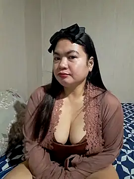 Zyramae 25 online show from April 10, 2026, 4:14 pm