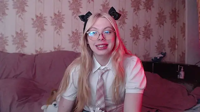 Snapshot of Cutie_Bambi chatting on February 7, 2026, 12:24 pm Cutie Bambi online show from February 7, 2026, 12:24 pm