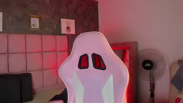 Snapshot of jay_kross1 chatting on February 22, 2026, 8:21 pm jay kross1 online show from February 22, 2026, 8:21 pm