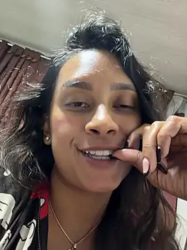Snapshot of LunaHeat chatting on May 18, 2026, 4:07 am LunaHeat online show from May 18, 2026, 4:07 am